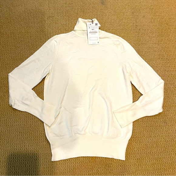 Zara Sweaters - Zara long sleeve turtleneck sweater Size XS, S